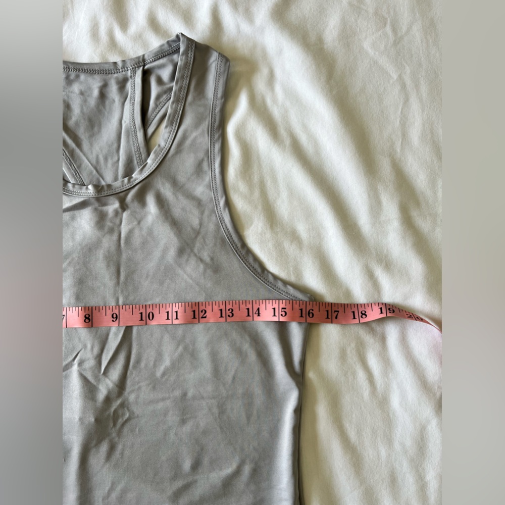 Silkworld Women's Running Tank. Criss Crossed in Back. Size Med. NWT. Grey, Soft